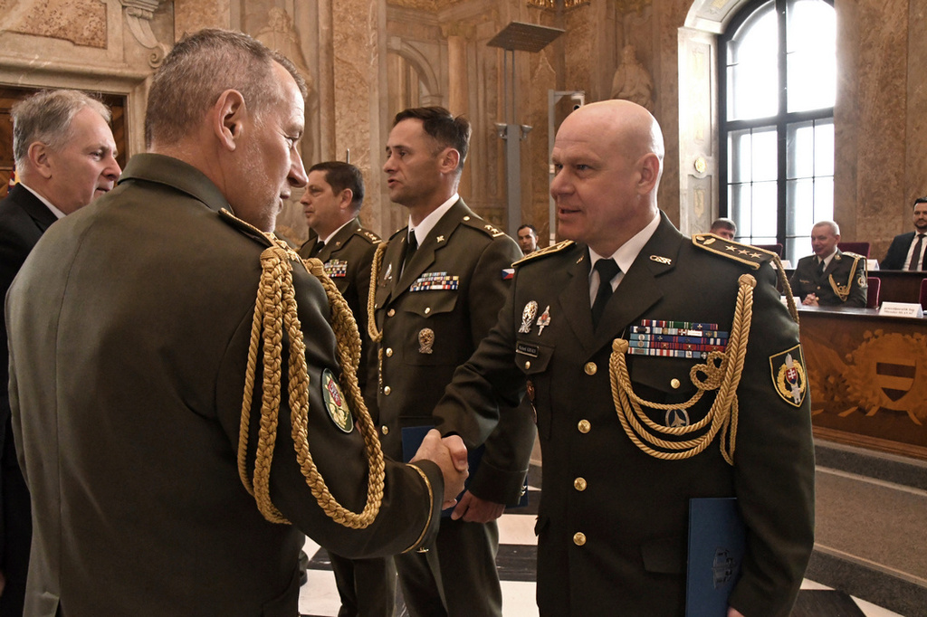 Právě si prohlížíte Univerzita obrany připravila dvě desítky nových důstojníků Generálního štábu AČR