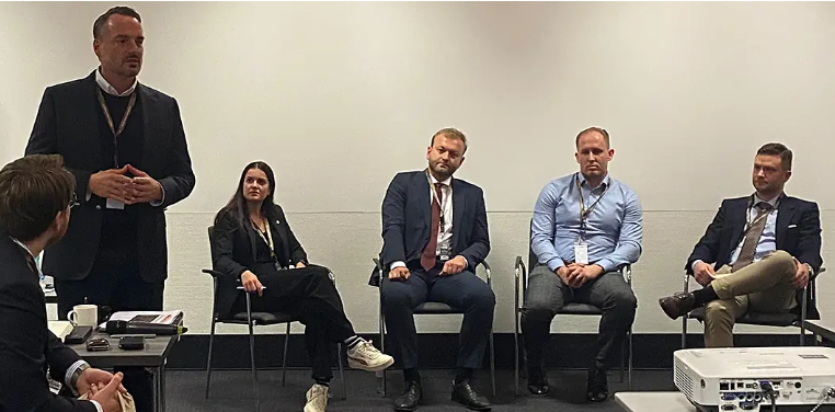 Právě si prohlížíte Ředitel CBVSS doc. Procházka vystoupil na Reserve Forces Symposium