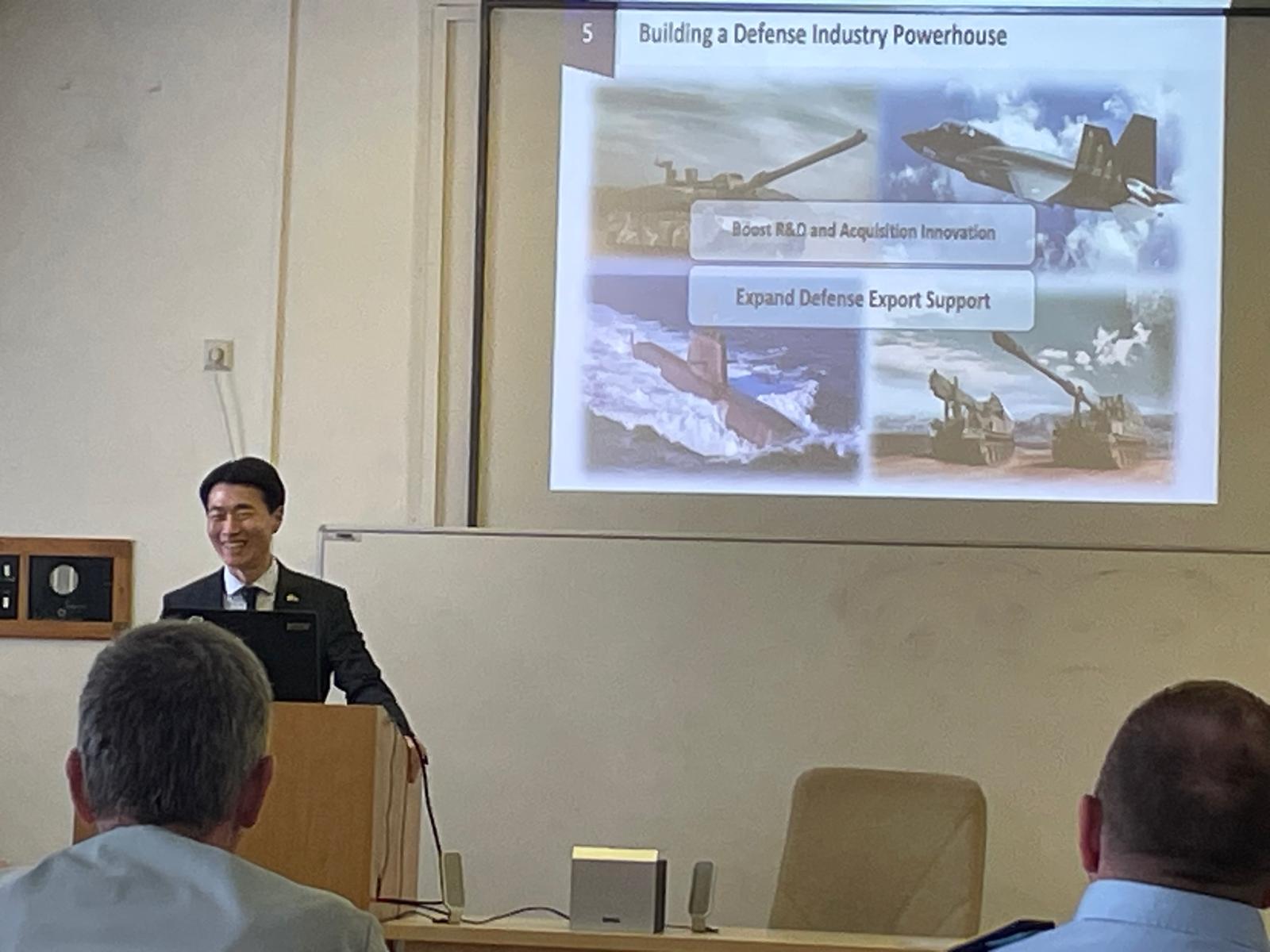 Právě si prohlížíte Korejský konzul J. E. Kim Jin Heung na CBVSS